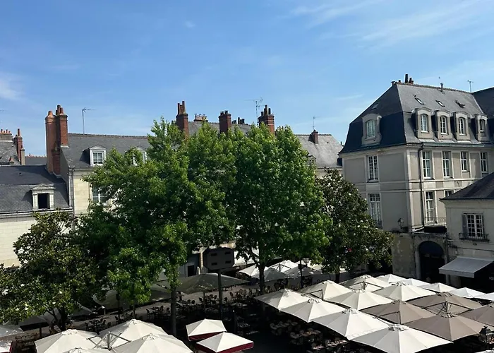 Place Plumereau De *